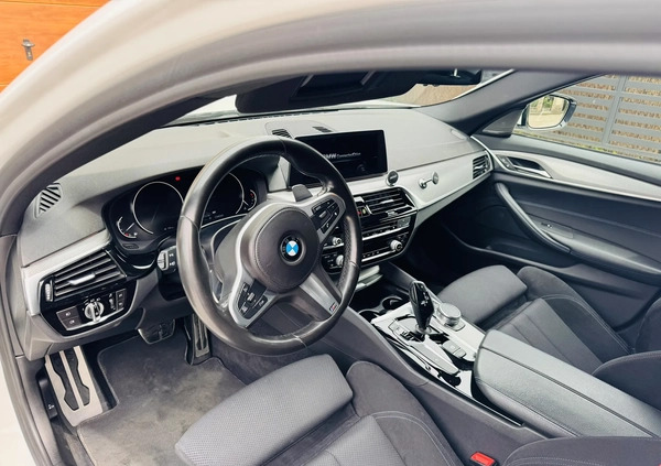 BMW Seria 5 cena 144900 przebieg: 102000, rok produkcji 2018 z Zabrze małe 277